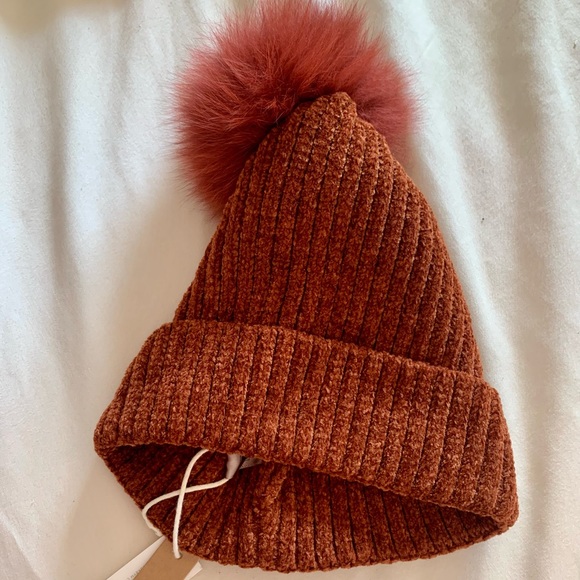 NWT Warm Burnt Orange Beanie with Poof - Picture 3 of 3